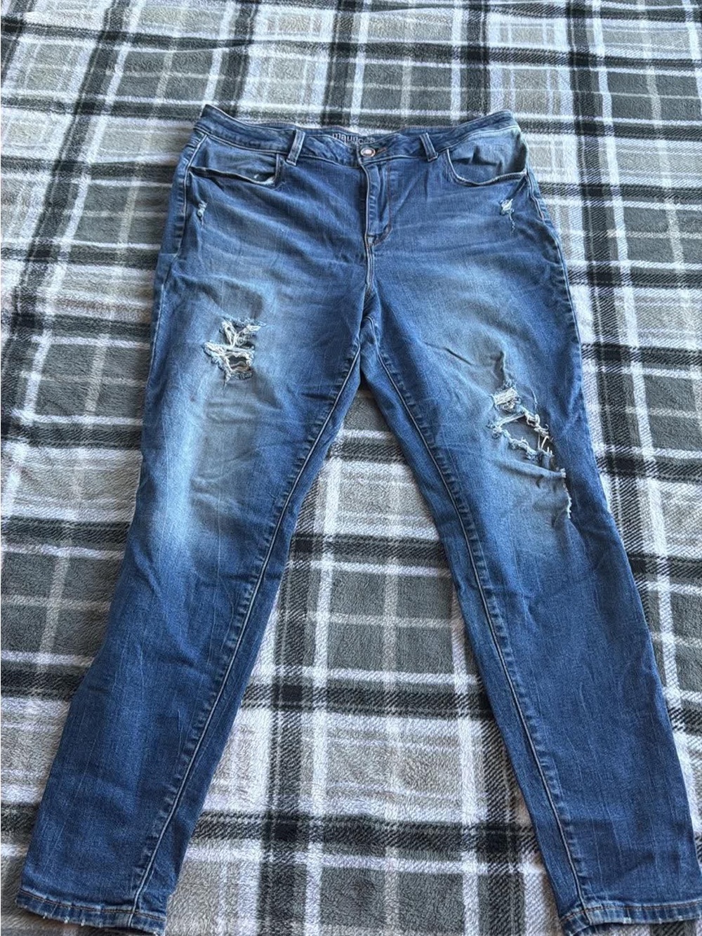 Maurices Women's Blue Distressed Straight Leg Jeans